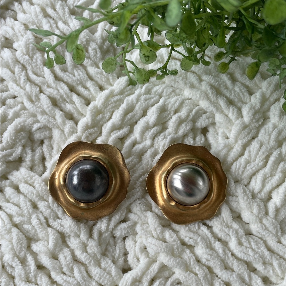 Vintage 90’s Brushed Gold and Silver Button Earrings